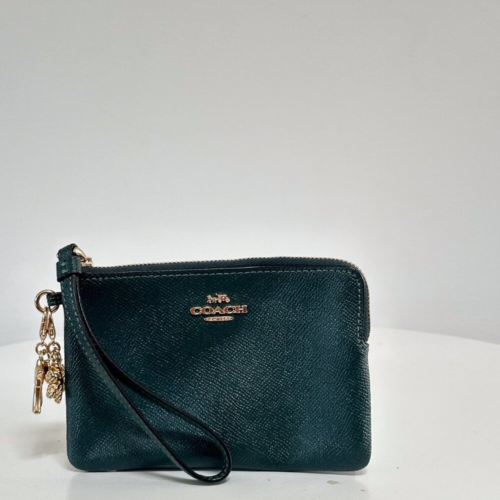 Coach Corner Zipper Leather Wristlet Forest Green with Charms